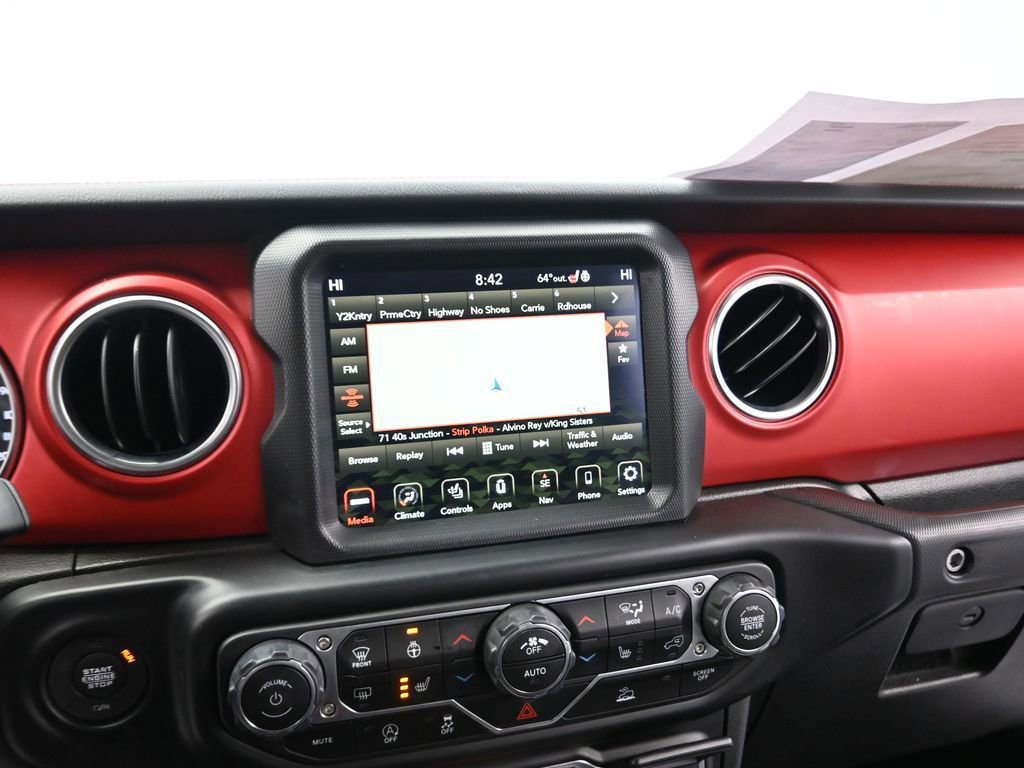 Used 2022 Jeep Wrangler Unlimited Rubicon w/ Cold Weather Group AWD/4WD image 12