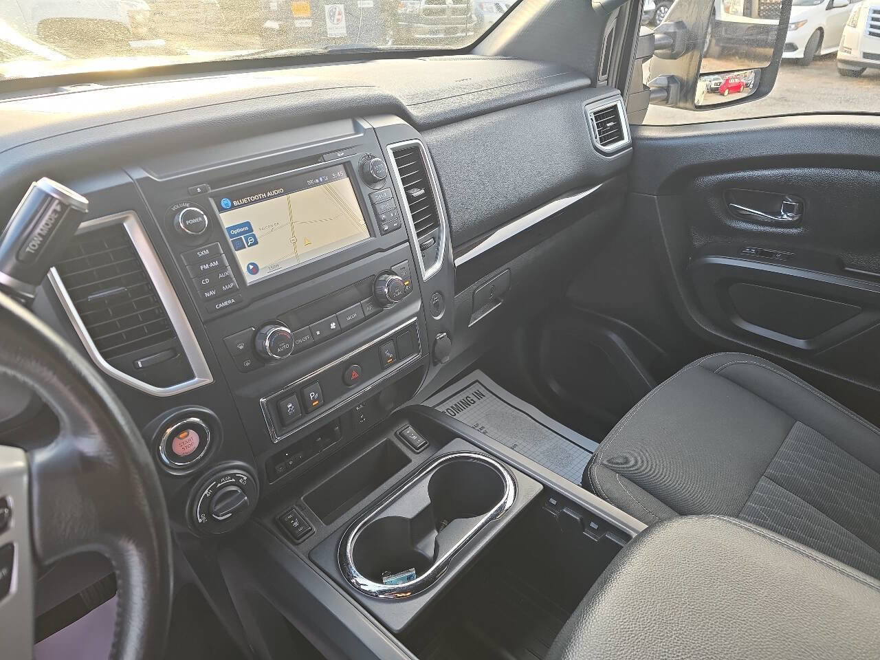 Used 2018 Nissan Titan XD image 34