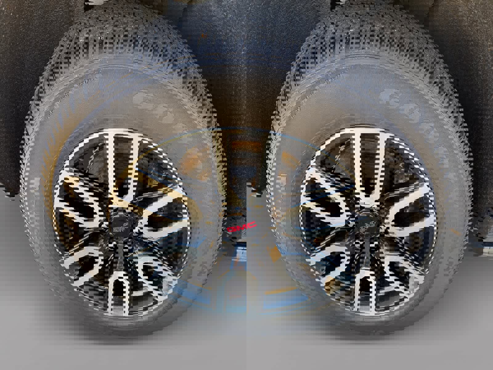 Used 2023 GMC Yukon AT4 w/ AT4 Premium Package image 18