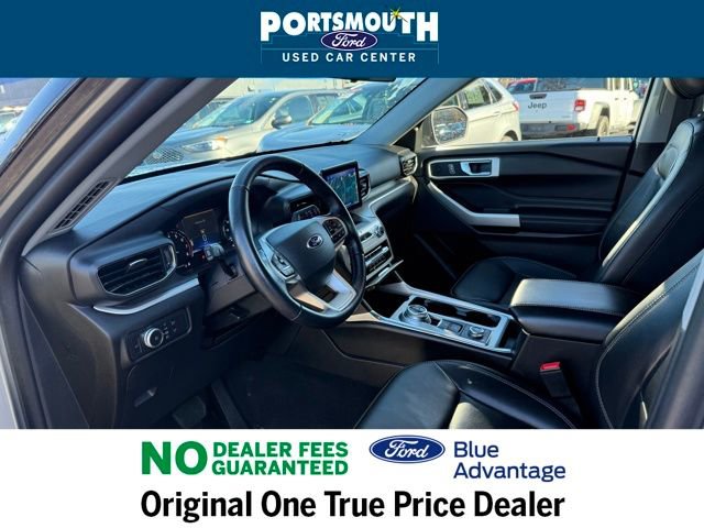 Used 2022 Ford Explorer XLT w/ Equipment Group 202A image 4