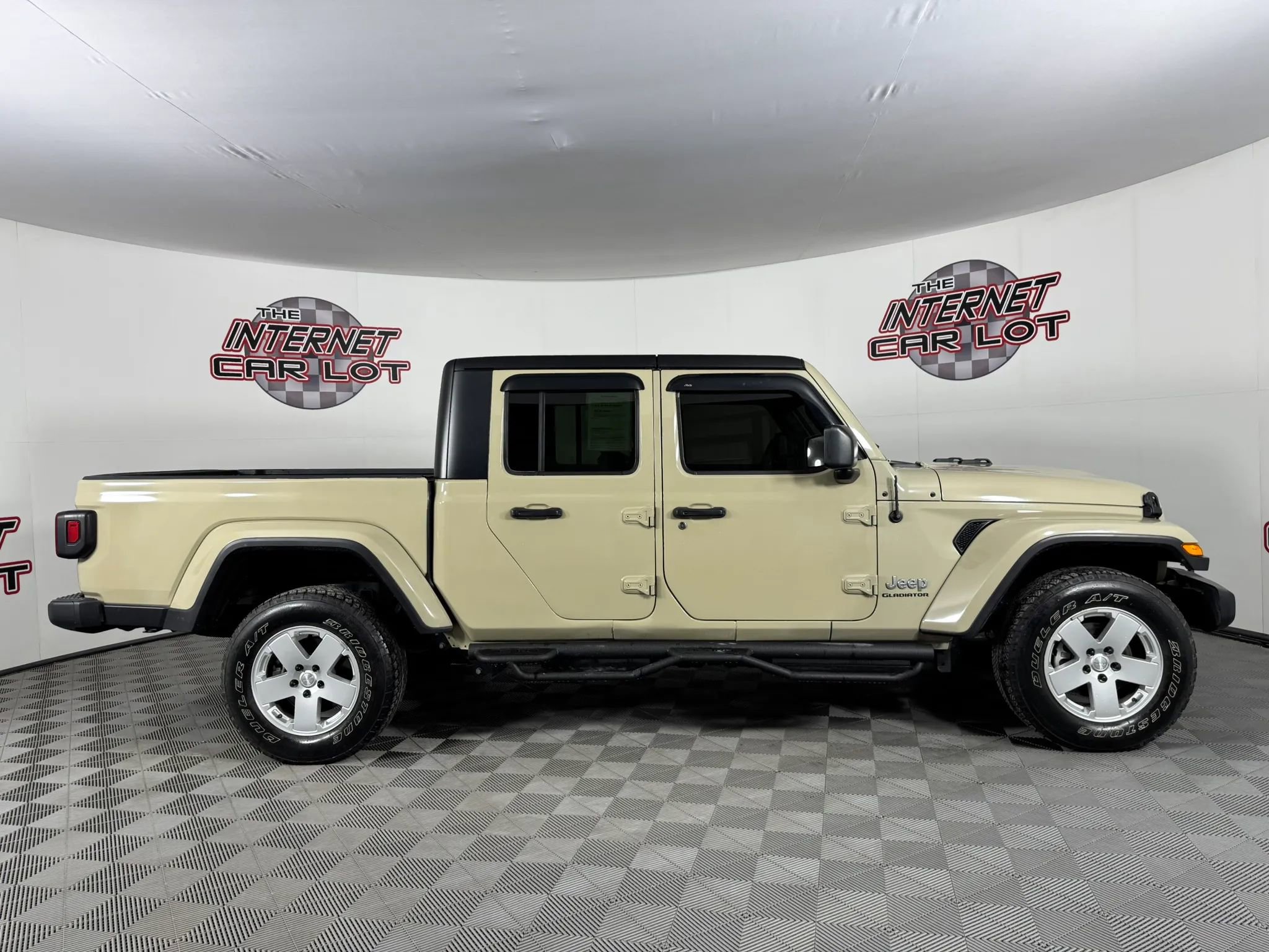 Used 2022 Jeep Gladiator Overland w/ Popular Equipment Package image 8