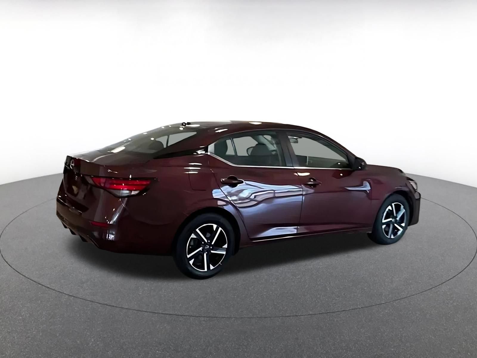Used 2025 Nissan Sentra SV FWD image 9