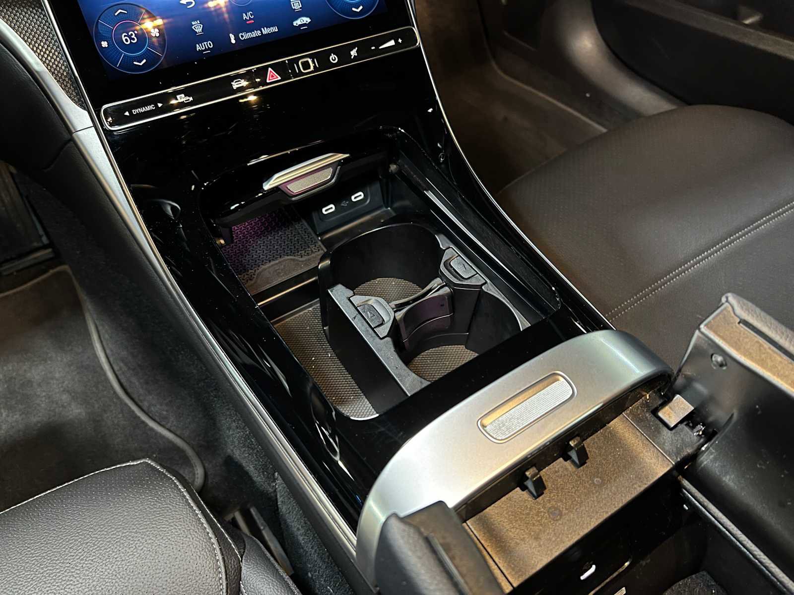 Used 2025 Mercedes-Benz C 300 Sedan image 32