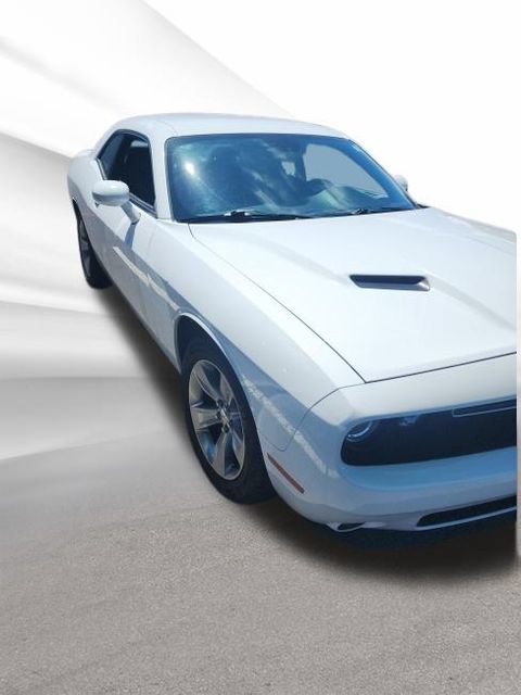 Used 2020 Dodge Challenger SXT RWD image 4