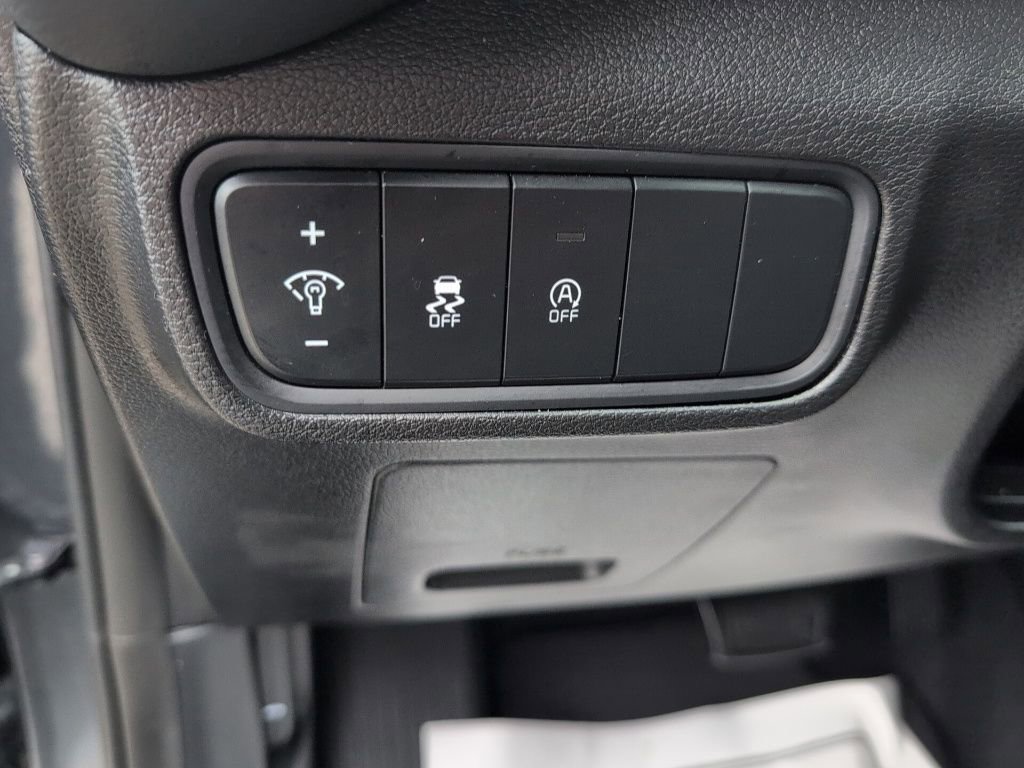 Used 2024 Kia Soul LX w/ Option Group 015 image 18