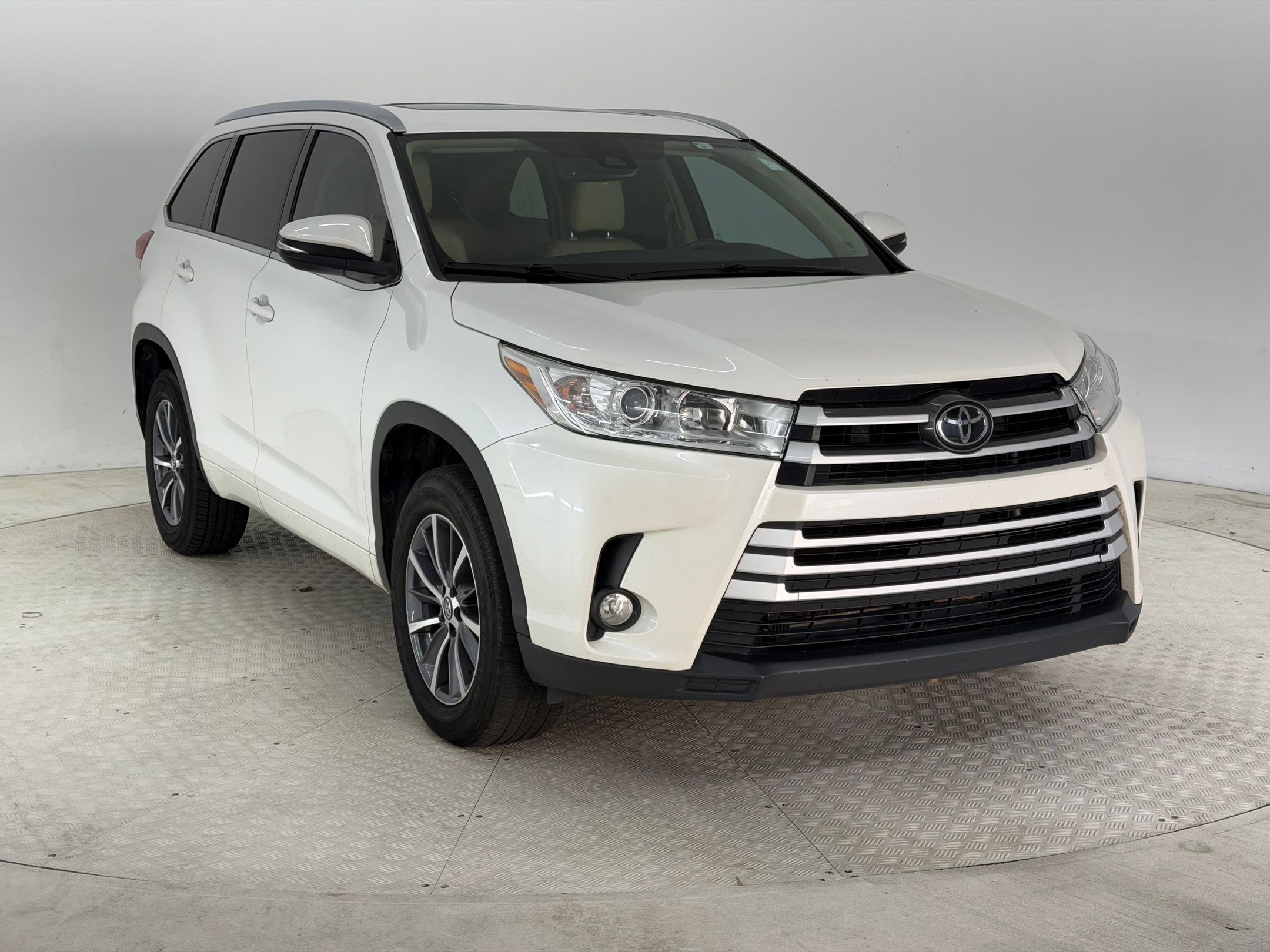 Used 2018 Toyota Highlander XLE image 7