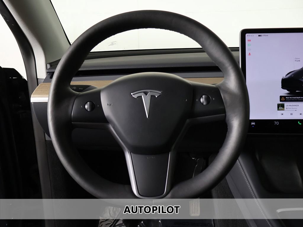 Used 2023 Tesla Model Y Long Range AWD/4WD image 3