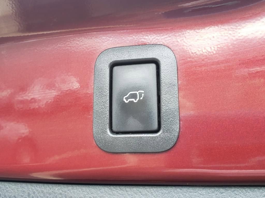 Used 2017 Toyota Highlander XLE image 10