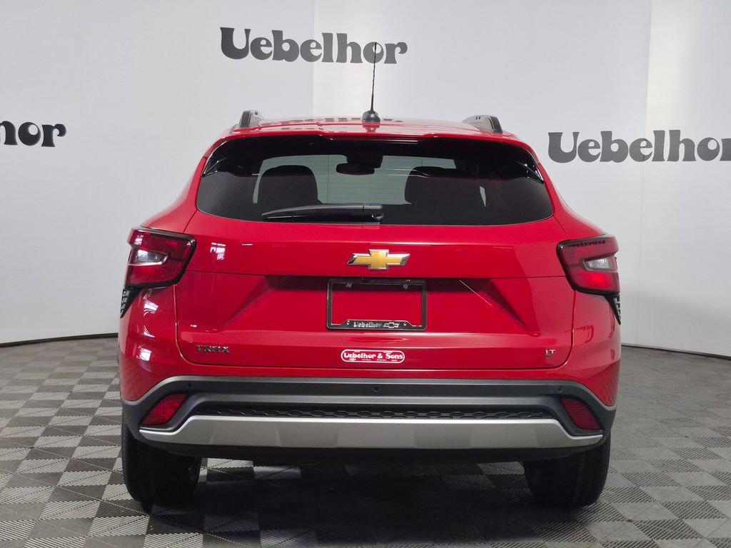 New 2026 Chevrolet Trax LT w/ Driver Confidence Package FWD image 6