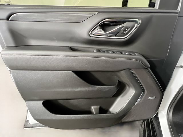 Used 2024 GMC Yukon XL SLT w/ SLT Luxury Package AWD/4WD image 32