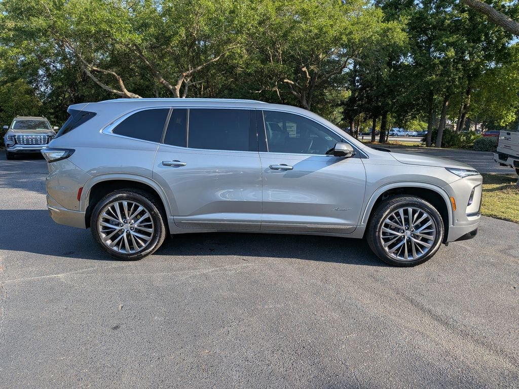 Used 2025 Buick Enclave Avenir w/ Super Cruise Package FWD image 3