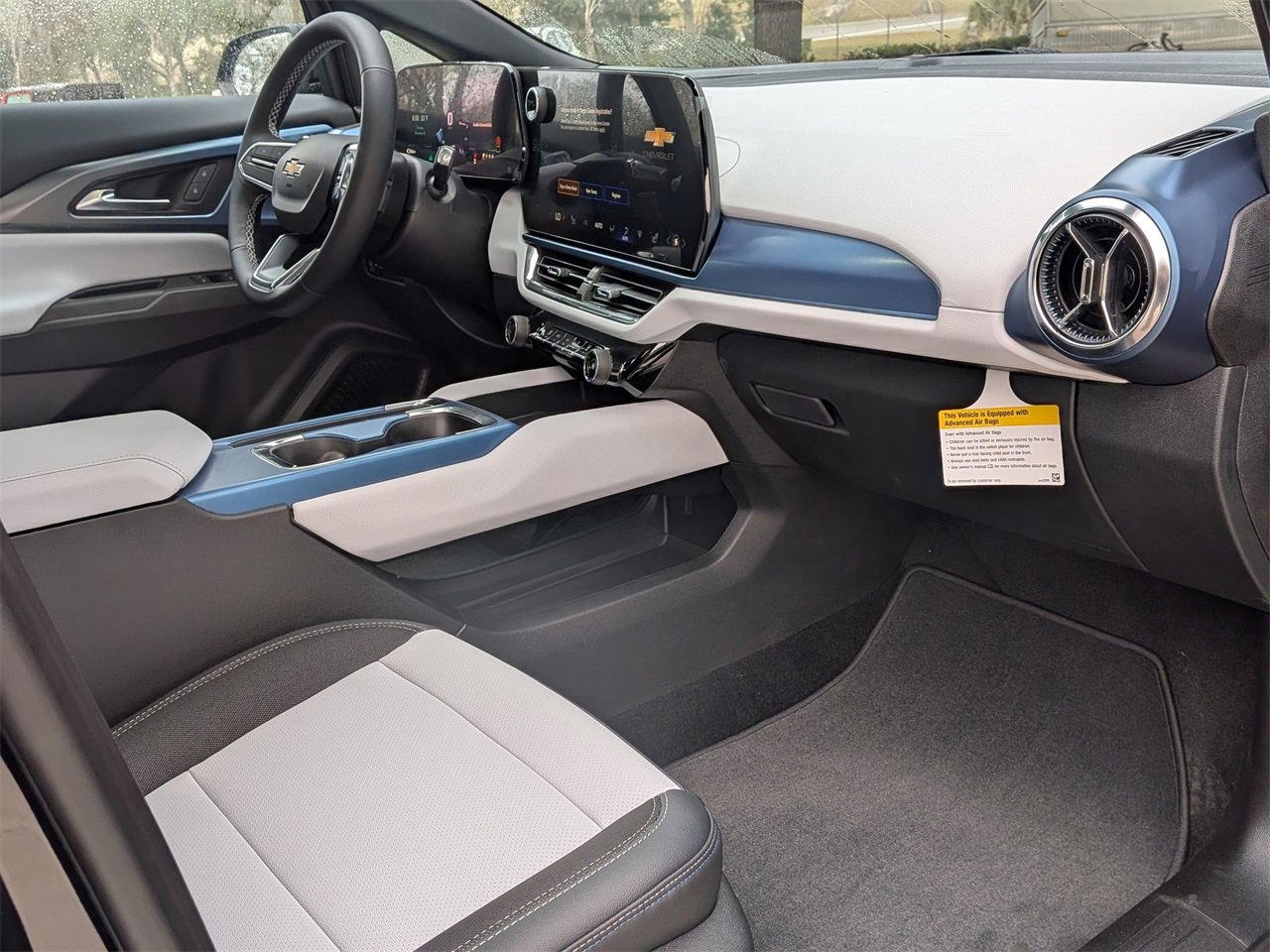 New 2026 Chevrolet Equinox EV LT image 24