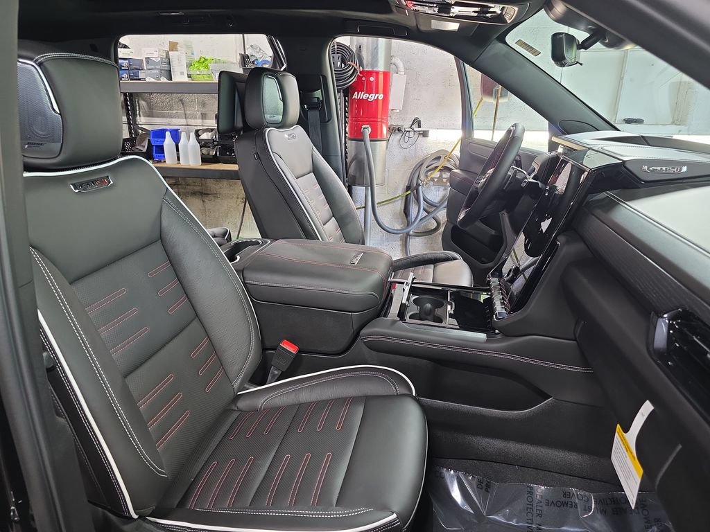 New 2026 GMC Yukon AT4 Ultimate AWD/4WD image 10