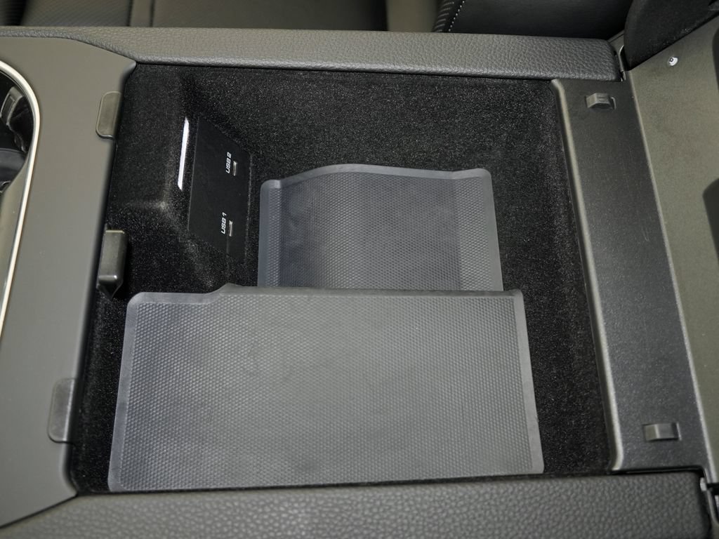 Certified 2023 Porsche Cayenne AWD/4WD image 34