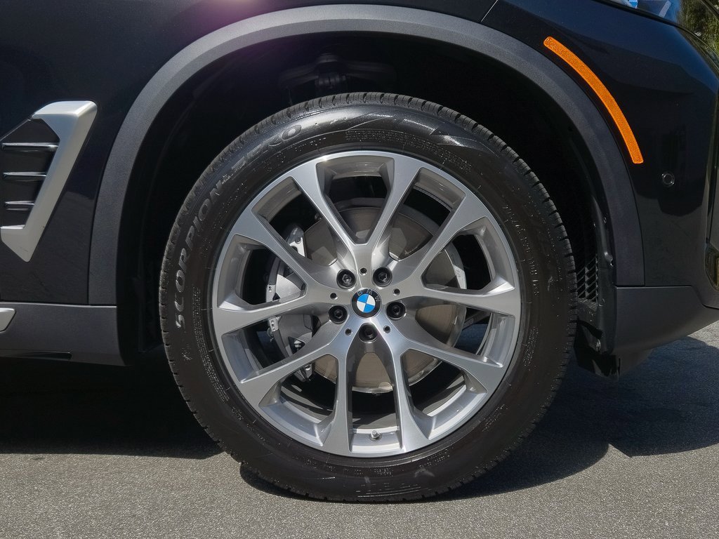 New 2026 BMW X5 sDrive40i w/ Parking Assistance Package image 9