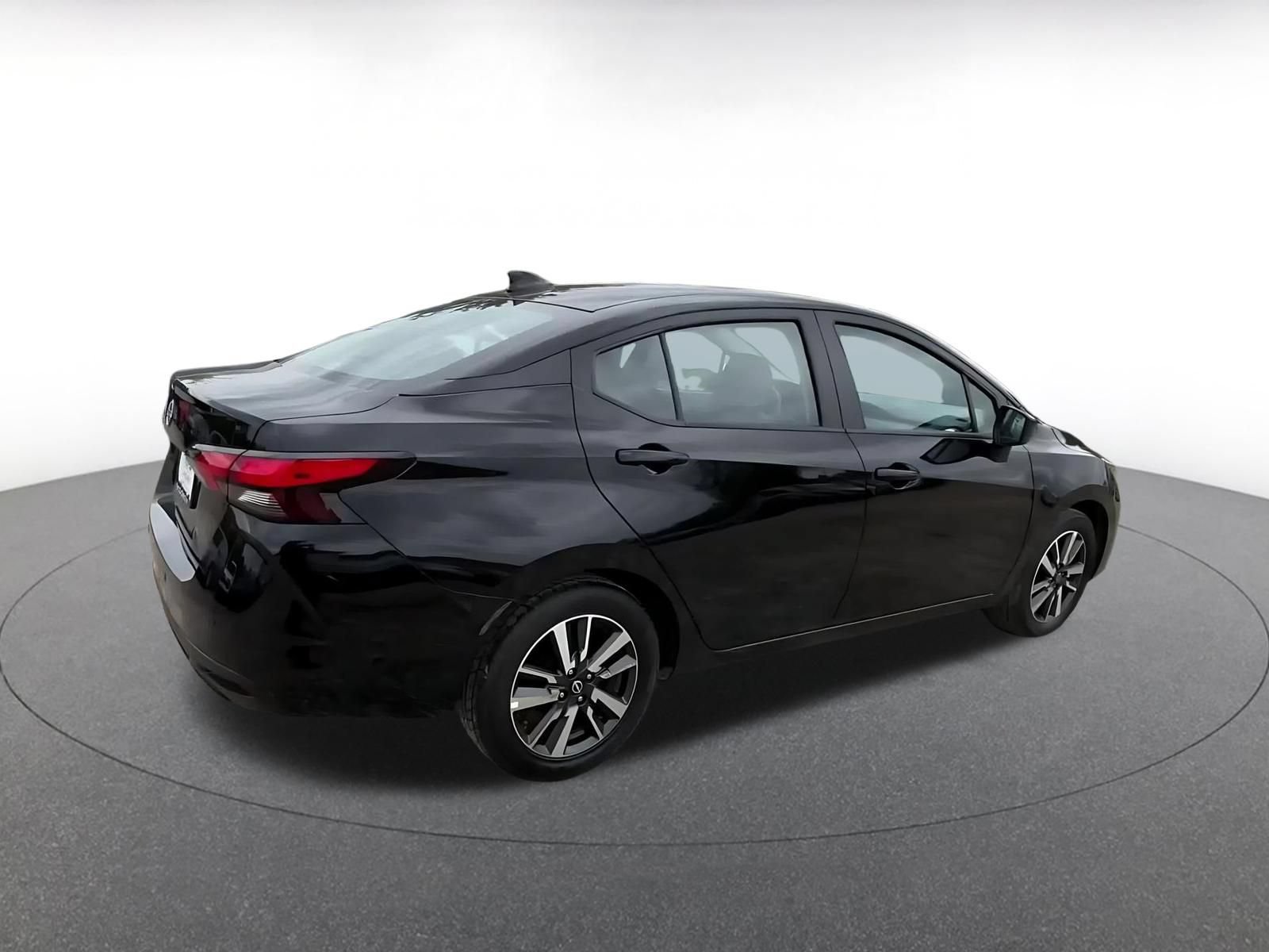 Used 2025 Nissan Versa SV FWD image 14
