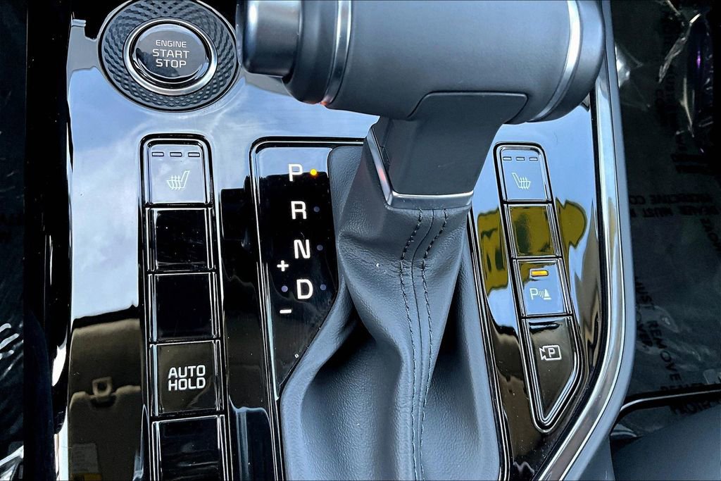 Used 2024 Kia Niro EX Touring image 24