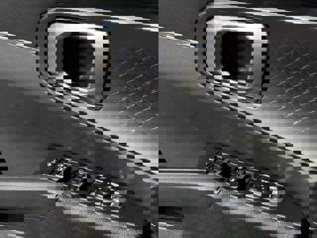 Used 2025 Kia Sorento EX image 27