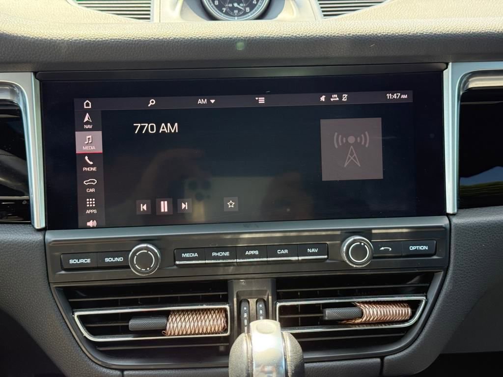 Used 2019 Porsche Macan AWD/4WD image 40