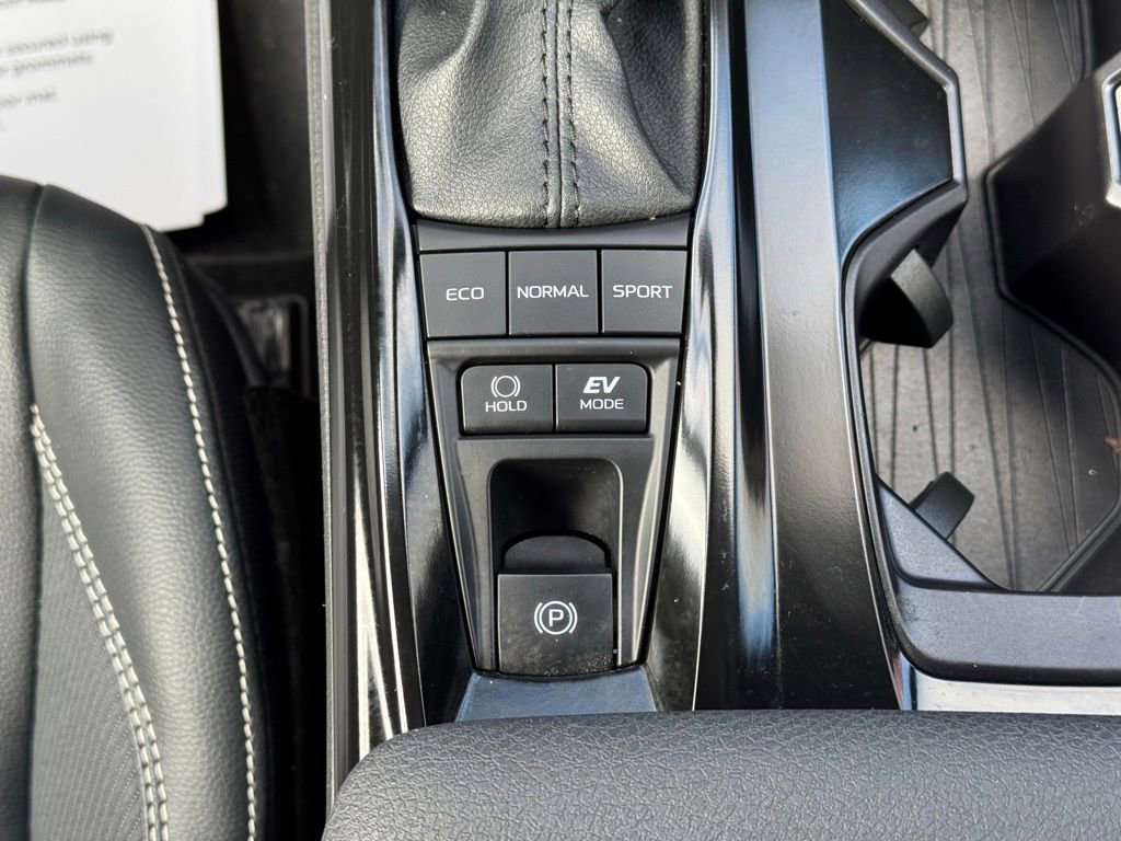 Certified 2025 Toyota Camry SE FWD image 36