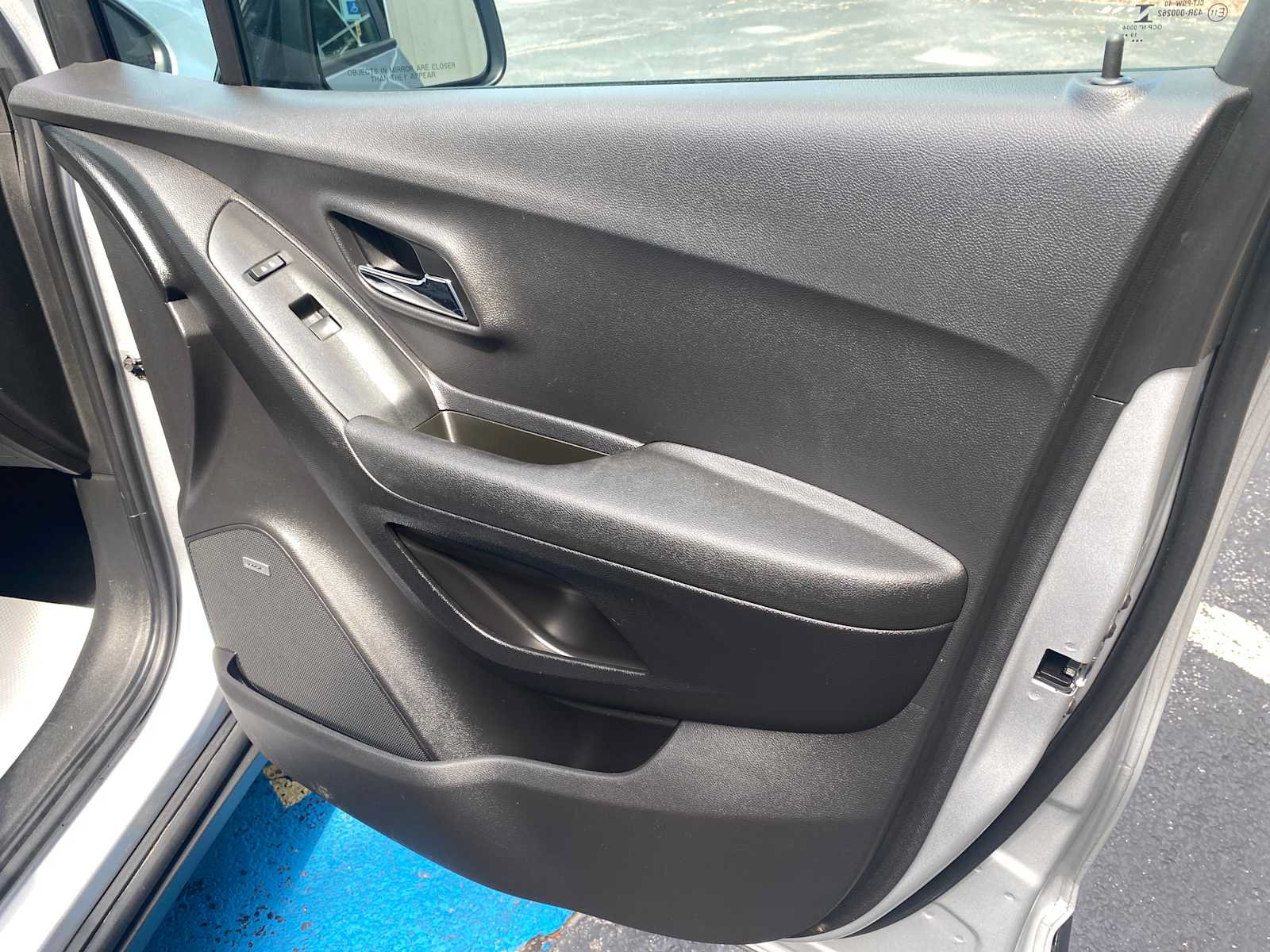 Used 2020 Chevrolet Trax LT w/ Sun & Sound Package AWD/4WD image 30