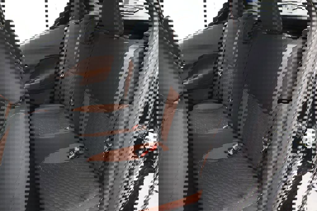 Used 2024 Nissan Kicks SR image 11