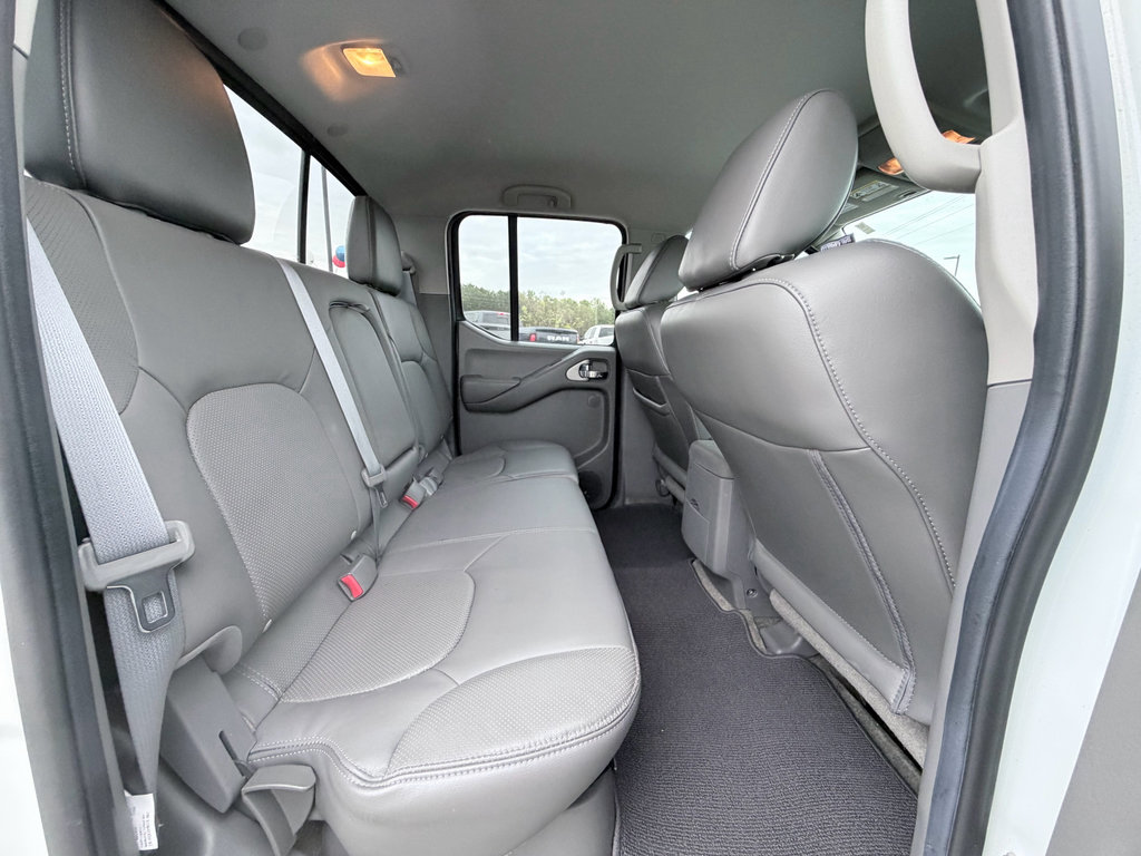 Used 2017 Nissan Frontier SL image 26