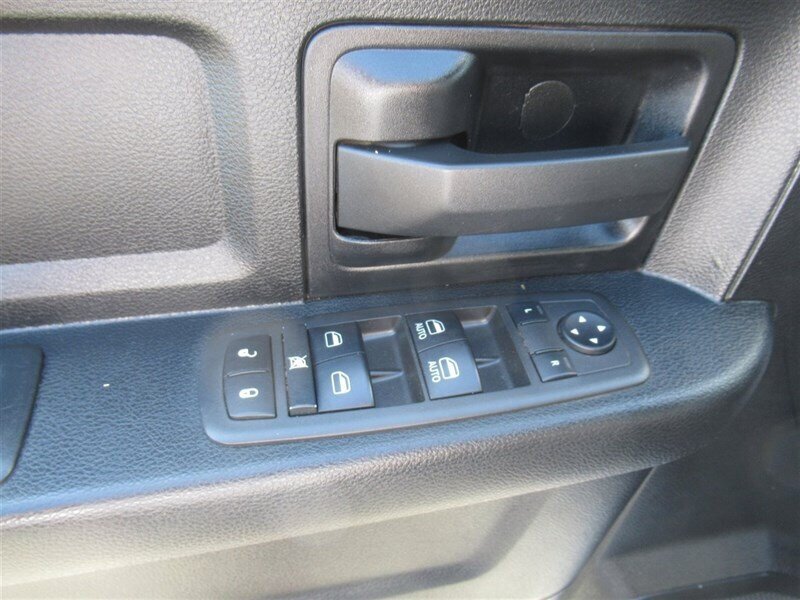 Used 2022 RAM 3500 Tradesman w/ Chrome Appearance Group RWD image 18