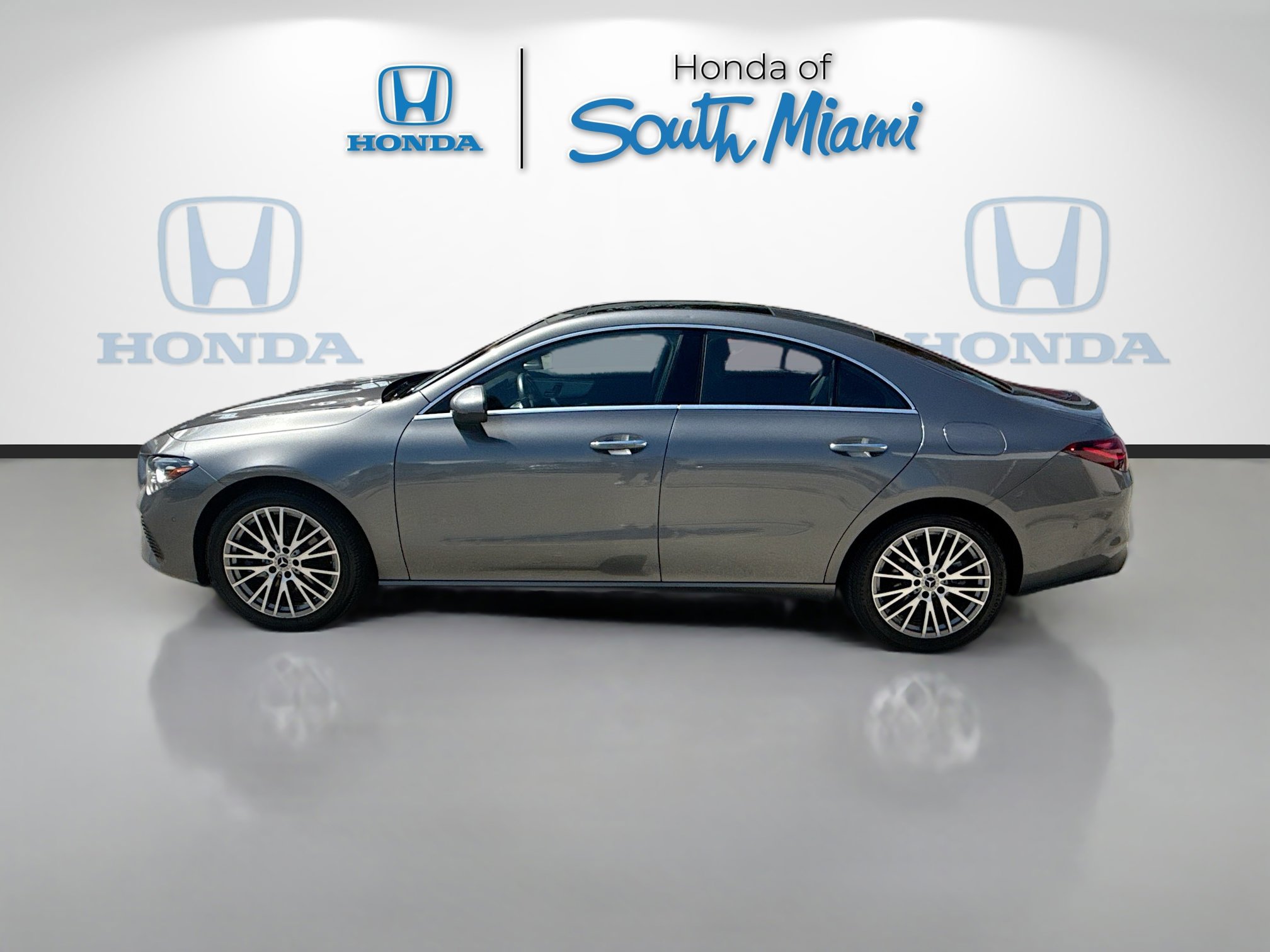 Used 2025 Mercedes-Benz CLA 250 image 4