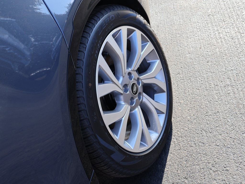 New 2026 Land Rover Discovery Limited Edition image 40