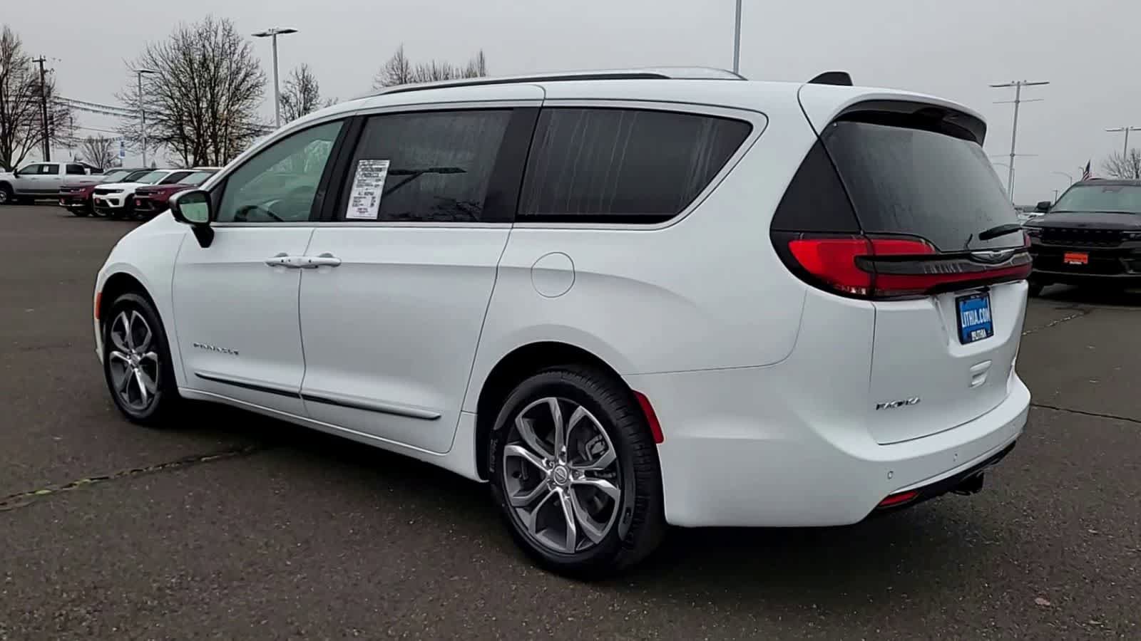 New 2026 Chrysler Pacifica Pinnacle w/ Trailer Tow Group image 6