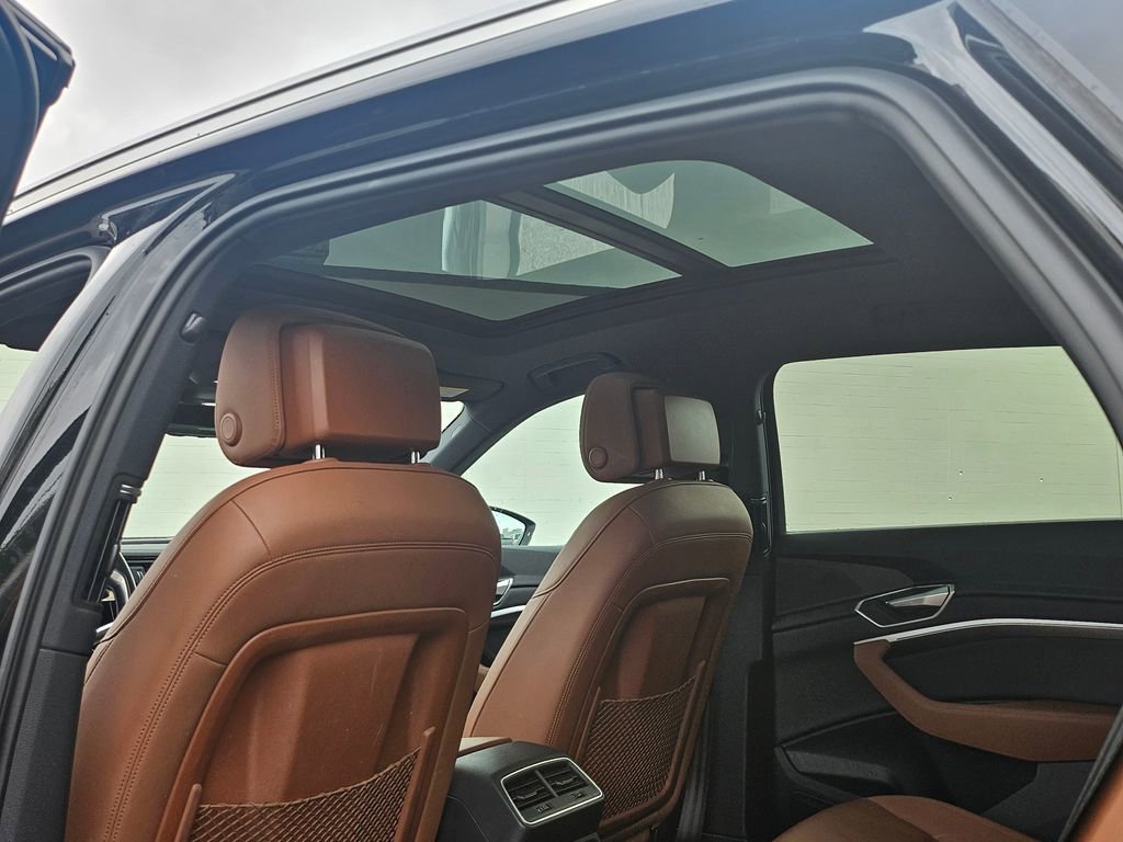 Used 2021 Audi e-tron Premium image 29