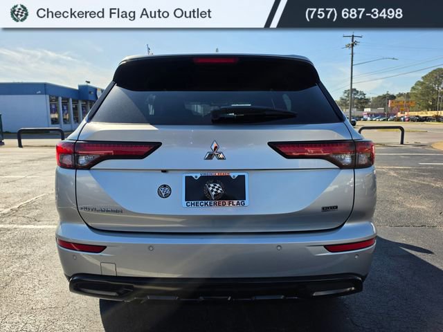 Used 2022 Mitsubishi Outlander SEL Black Edition image 6