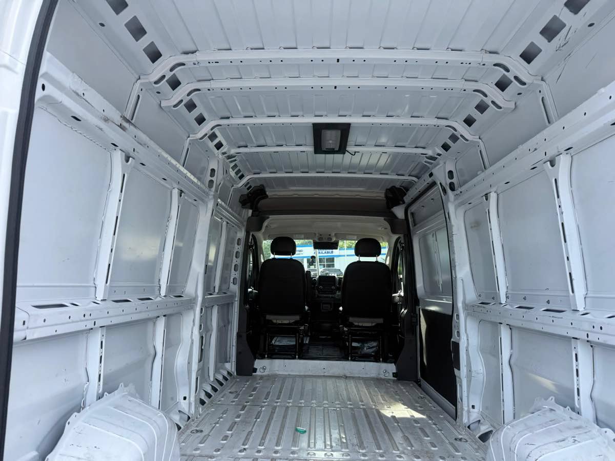 Used 2025 RAM ProMaster 2500 w/ Convenience Group FWD image 34