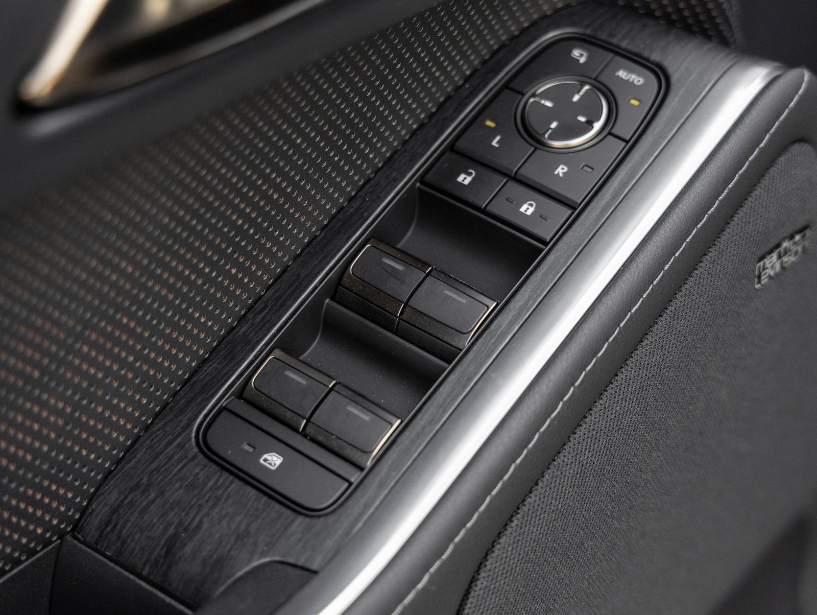 Used 2026 Lexus GX 550 w/ Accessory Package (2T) image 18