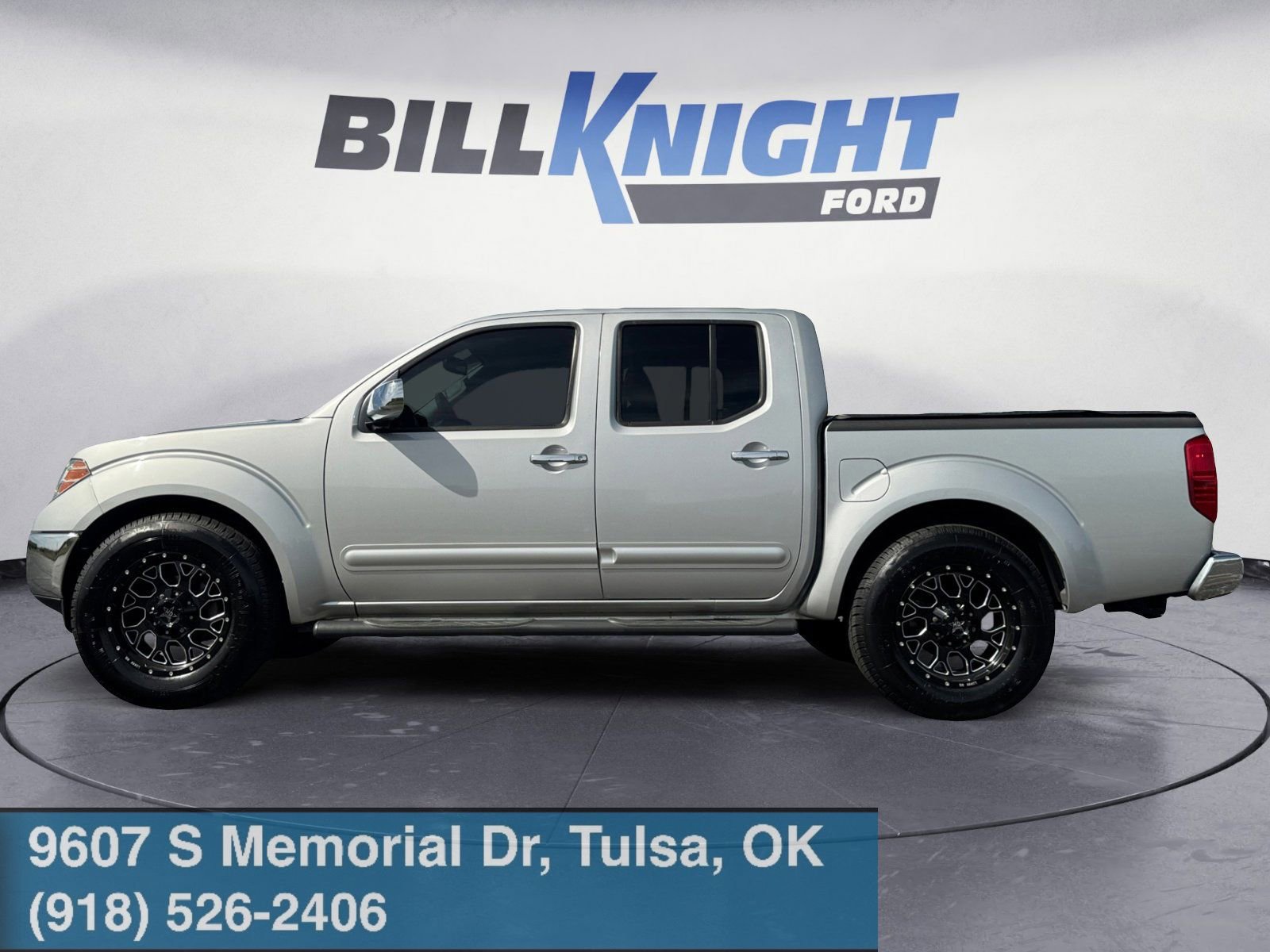 Used 2019 Nissan Frontier SL image 2