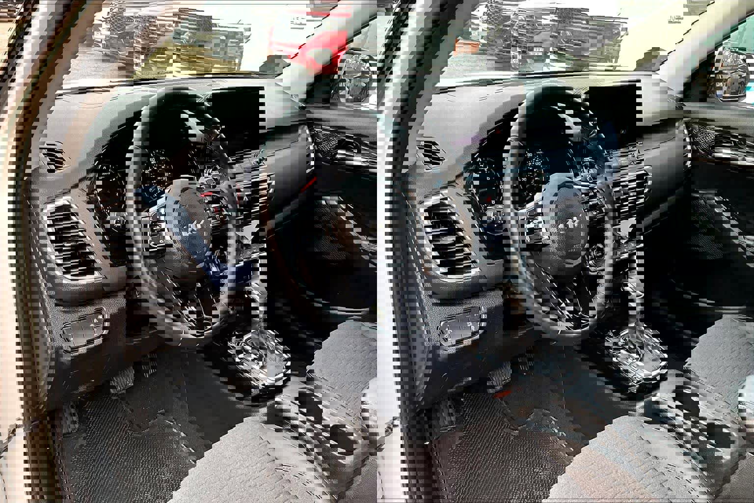 Used 2023 Kia Seltos S w/ Navigation Package image 18