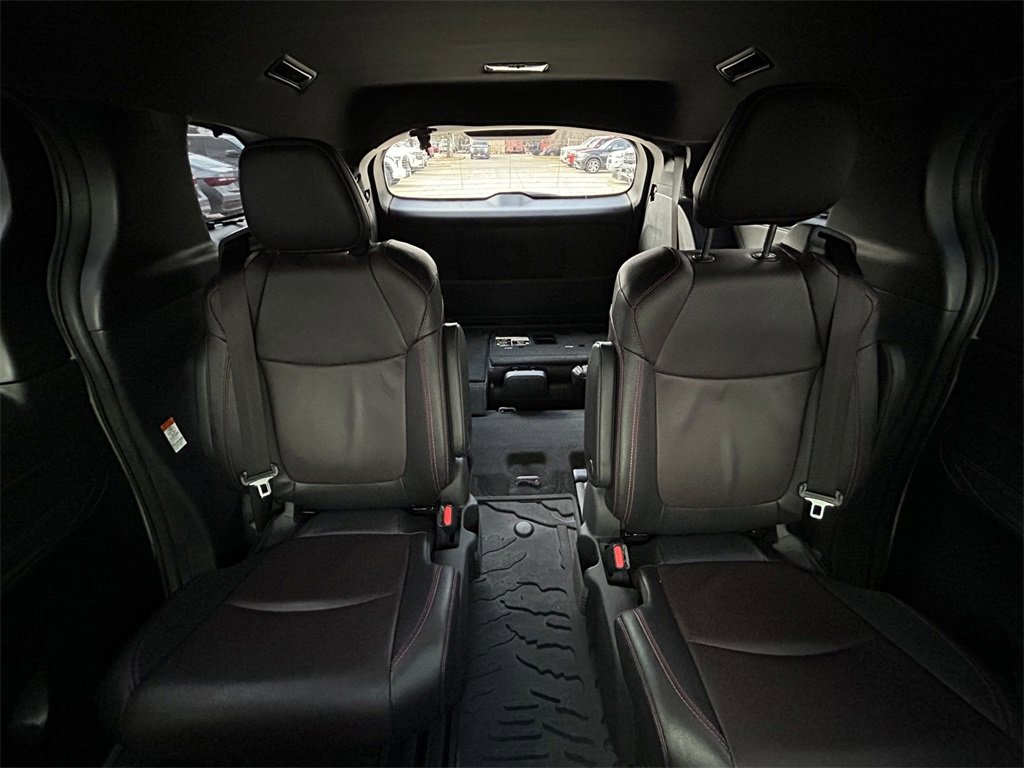 Used 2025 Toyota Sienna XSE image 15