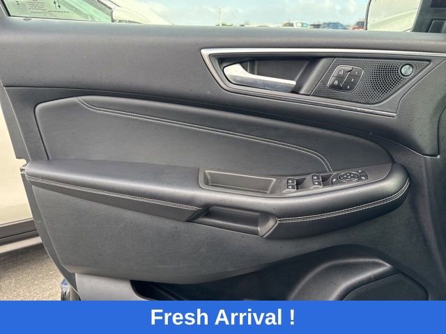 Used 2022 Ford Edge Titanium image 10