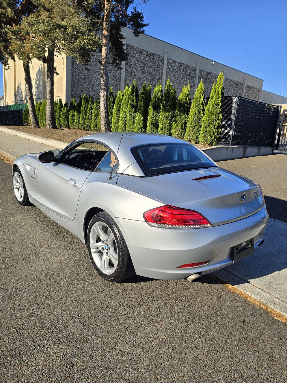 Used 2011 BMW Z4 sDrive35i image 7