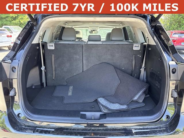 Used 2023 Toyota Highlander XLE AWD/4WD image 12