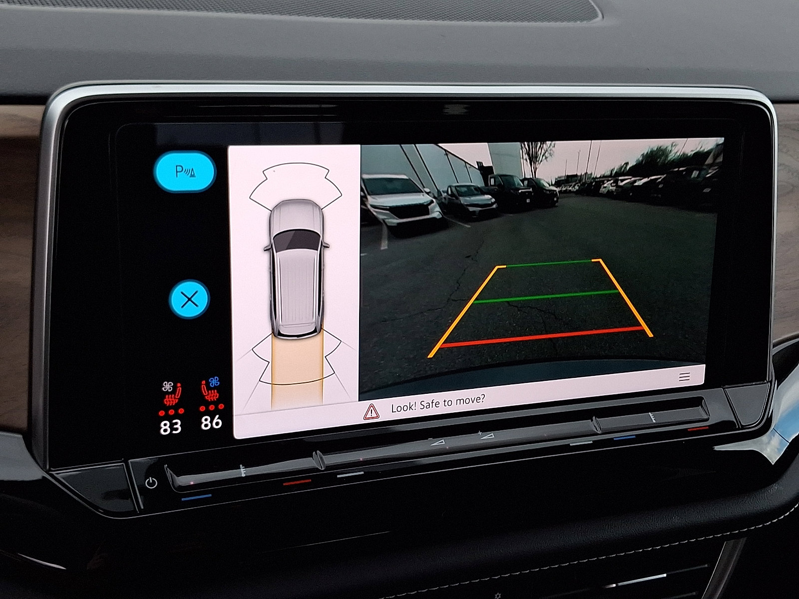 Used 2024 Volkswagen Atlas SE image 19