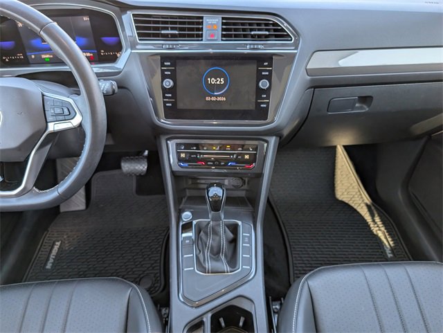 Used 2023 Volkswagen Tiguan SE w/ Panoramic Sunroof Package image 7