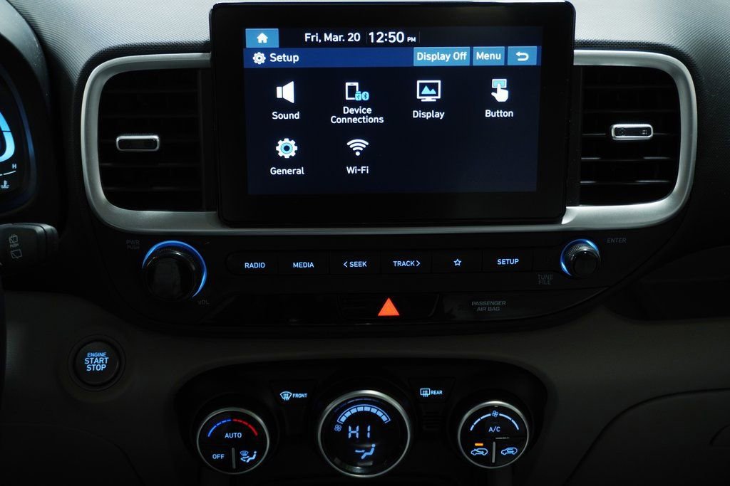 Used 2024 Hyundai Venue SEL image 18