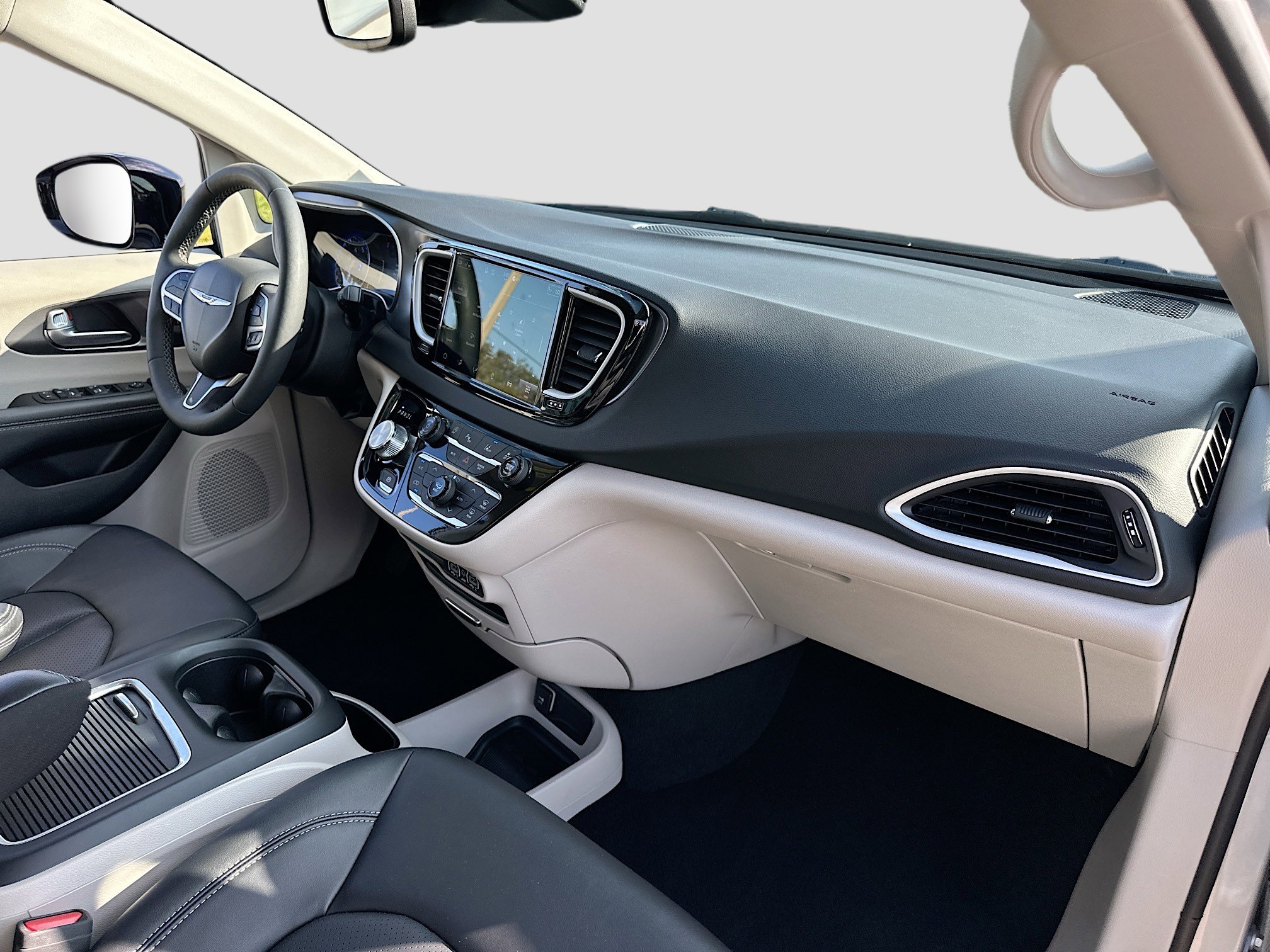 Used 2024 Chrysler Pacifica Touring-L image 28