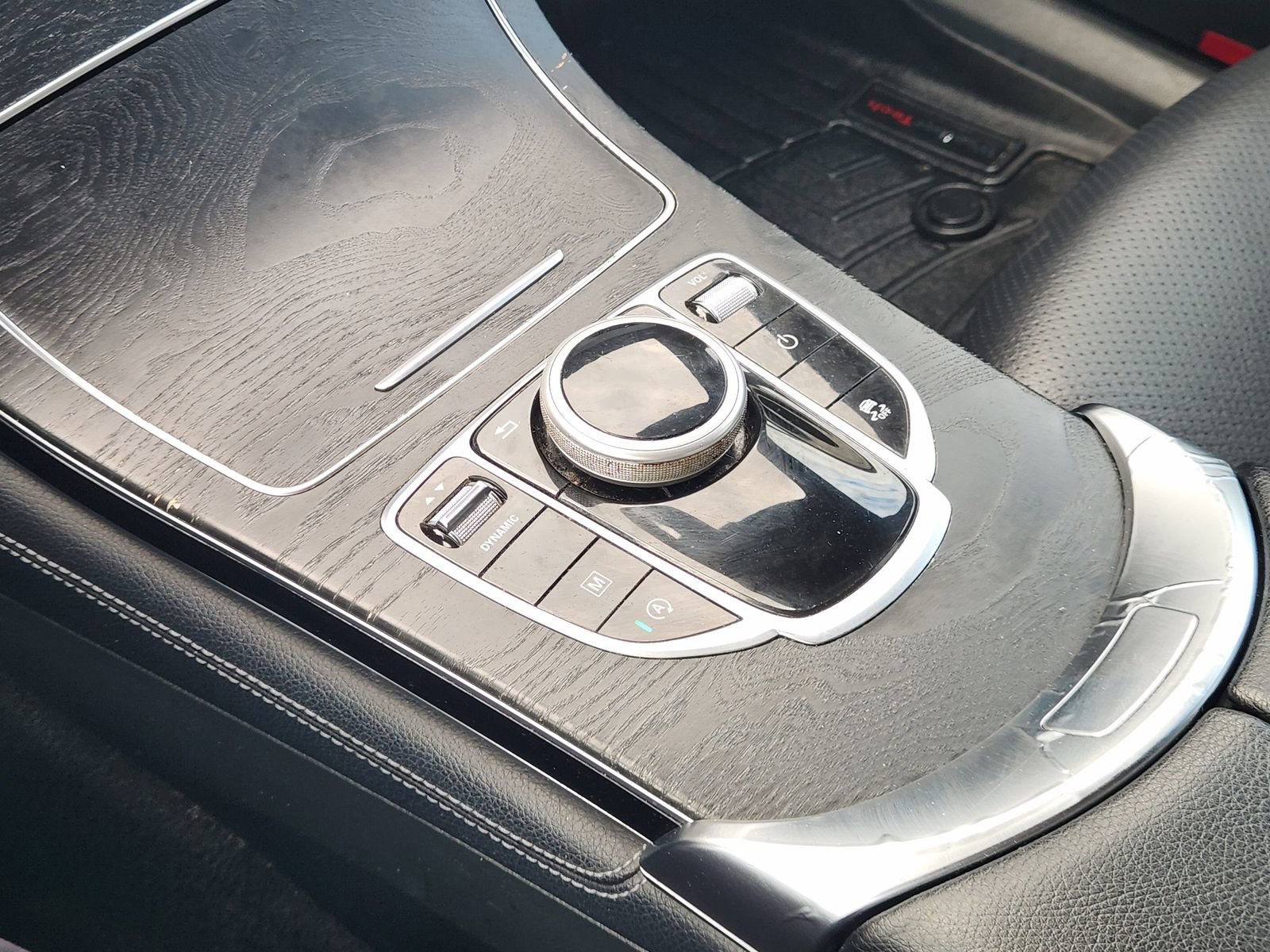 Used 2019 Mercedes-Benz GLC 300 4MATIC image 19
