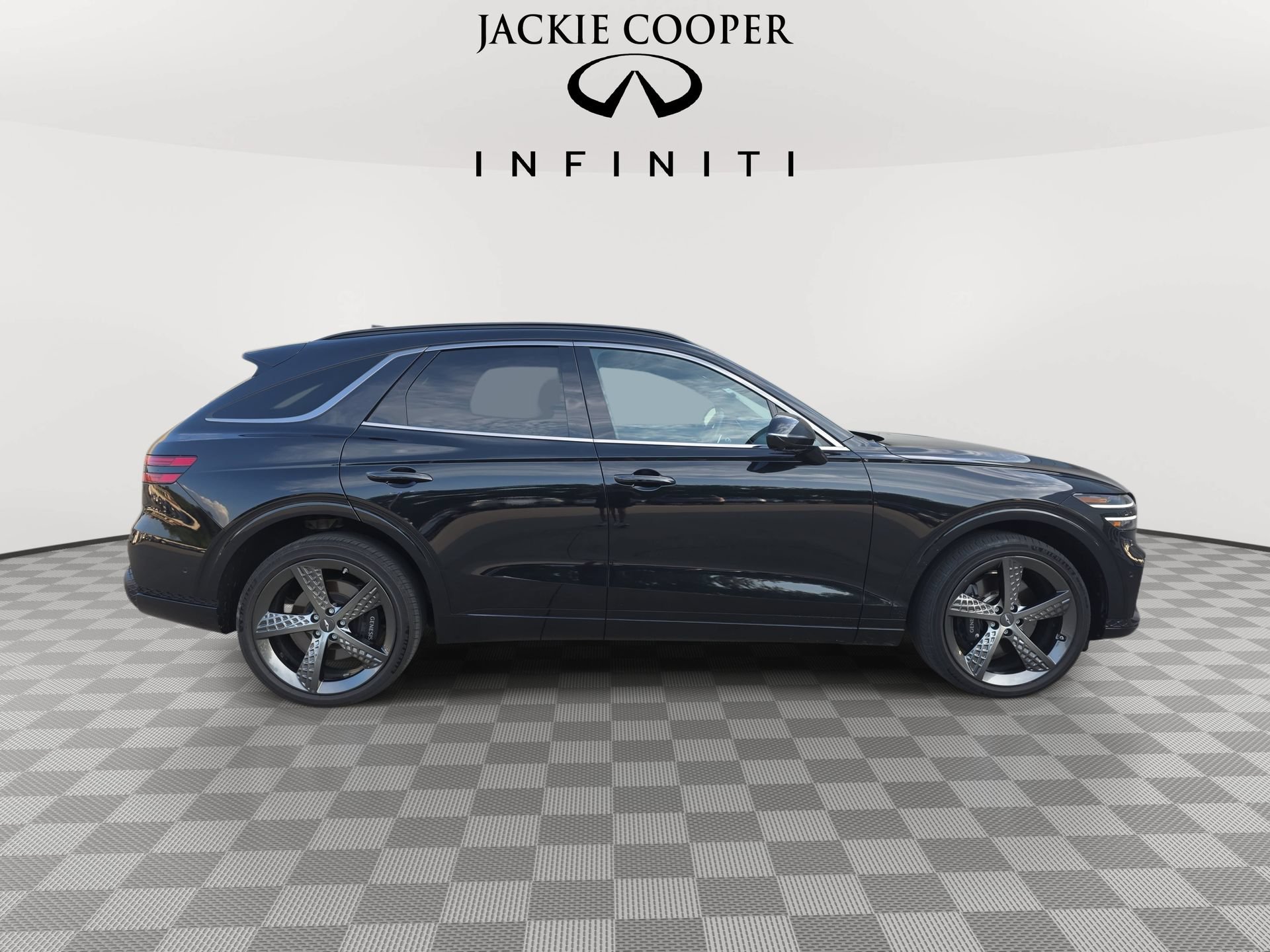 Used 2025 Genesis GV70 3.5T Sport w/ Sport Advanced Package AWD/4WD image 4