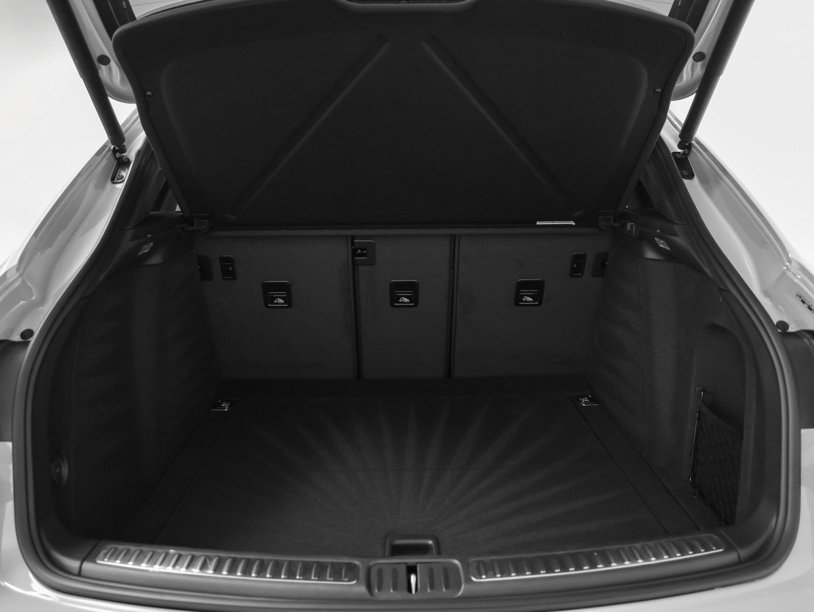 New 2026 Porsche Macan image 19