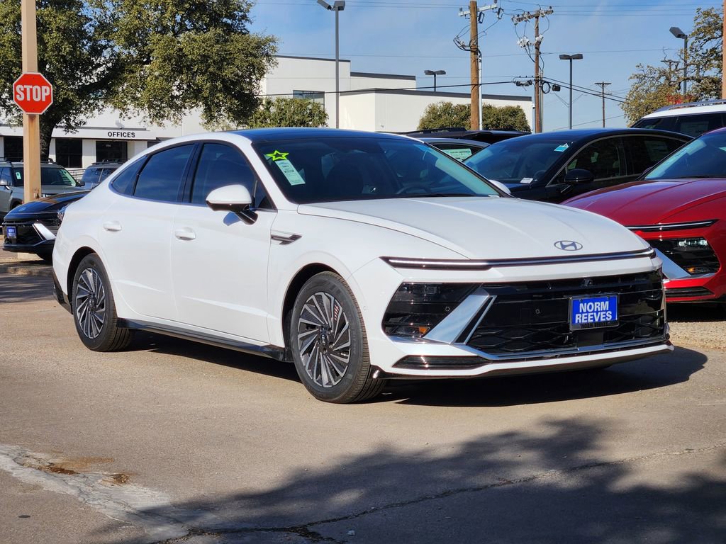 New 2025 Hyundai Sonata Limited FWD image 2