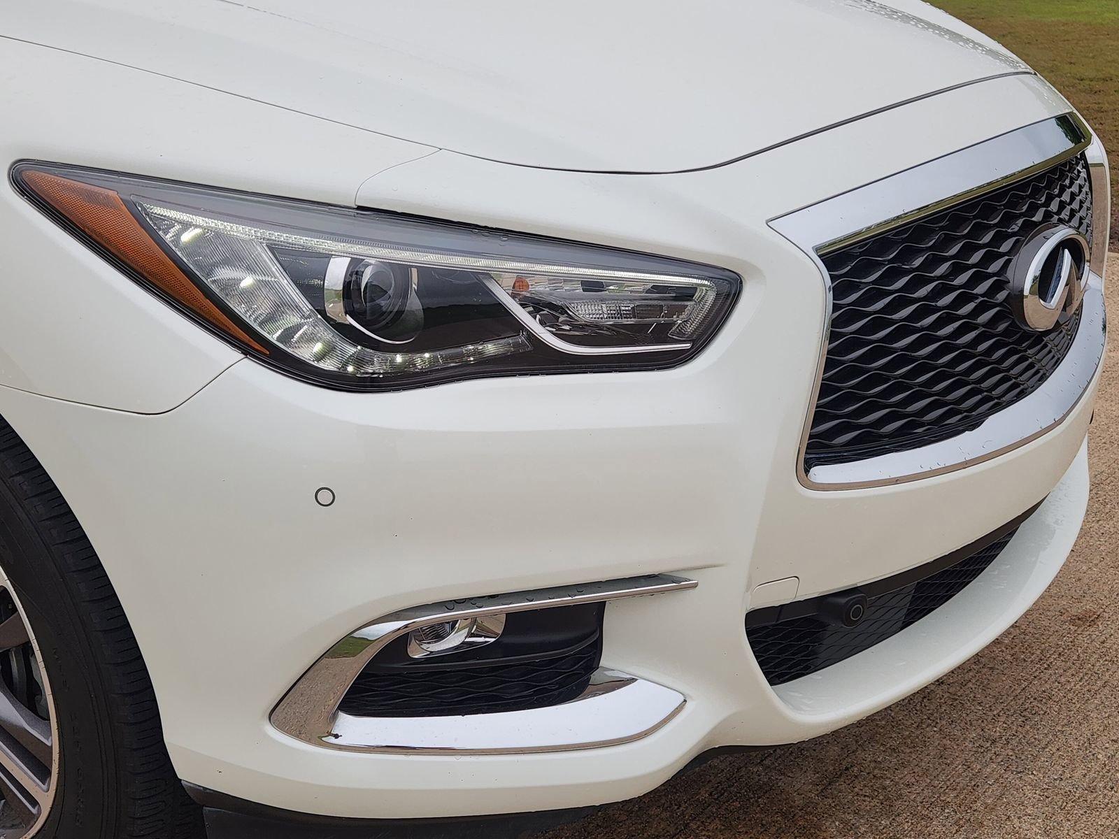 Used 2019 INFINITI QX60 Luxe w/ Essential Package FWD image 12